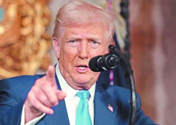 Trump prevé arancel de 25% a autos, farma y chips