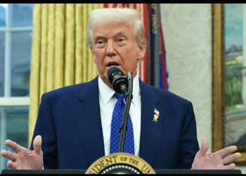 Torbellino de órdenes ejecutivas de Trump provocaría crisis constitucional en EU