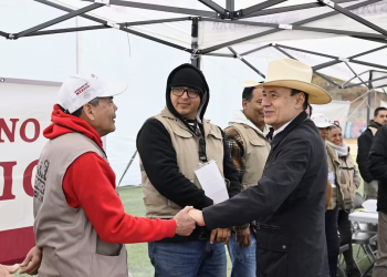 Alfonso Durazo y Claudia Sheinbaum garantizan trato digno en albergues para mexicanos repatriados en Sonora