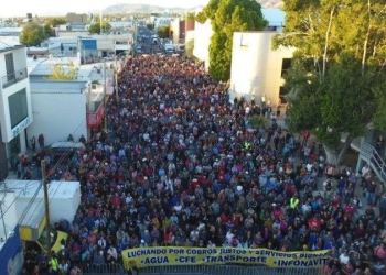 Marchan miles contra tarifas de luz