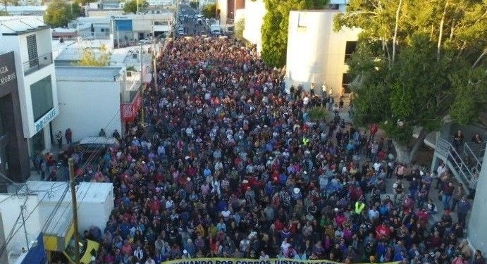 Marchan miles contra tarifas de luz