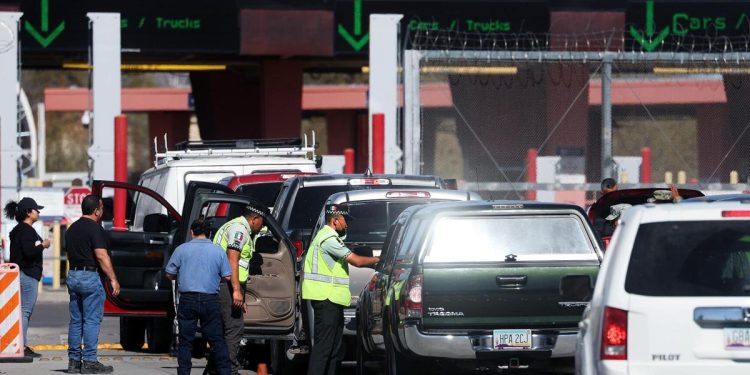 Las amenazas arancelarias de Trump conducen a un espectáculo fronterizo en México