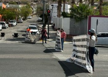 Viudas de policías paralizar bulevar Rosales en Hermosillo