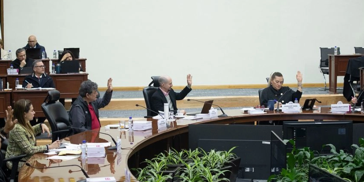 Ordena INE a 5 medios digitales retirar publicaciones por posible VPMRG