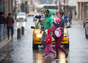 Por frío modifican horario escolar en 29 municipios de Sonora