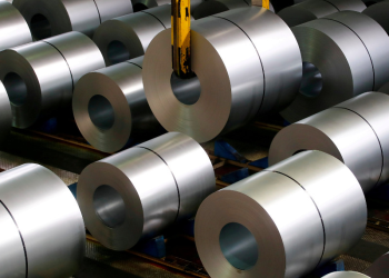 Trump dice que subirá al 50% los aranceles al acero y el aluminio de Canadá