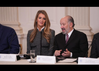 Jefe de comercio de EU dice que nada detendrá los aranceles a los metales y sumará al cobre