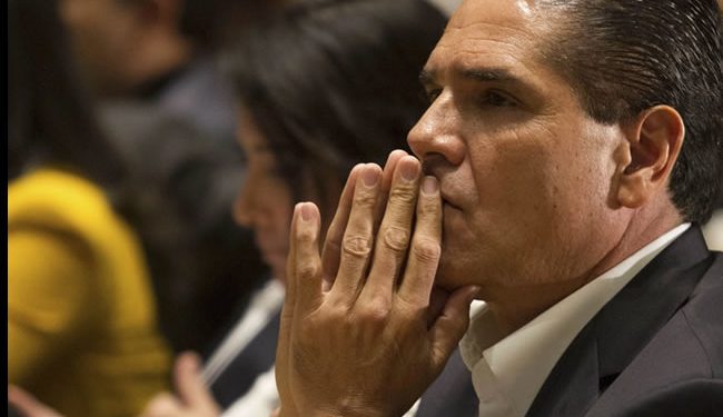Silvano Aureoles Conejo, en el centro de la polémica