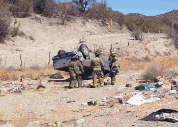 Vuelca Pick Up en la Carretera Rumbo a Minas de Pilares en Hermosillo; Hay Tres Lesionados