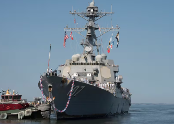 Destructor USS Gravely navega en Golfo de México; su misión, “interceptar drogas” y ayudar a sellar la frontera, dice el Pentágono