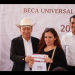 Agradecen padres de familia a Durazo por beca universal