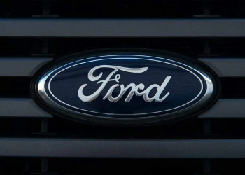 México llama a revisar más de 2 mil vehículos Ford por falla en el motor del parabrisas