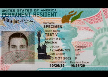 El Gobierno de Trump pausa el proceso de algunas “green cards”