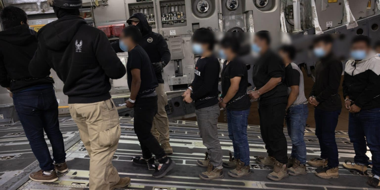 Trump pide operativos para deportar familias y niños migrantes