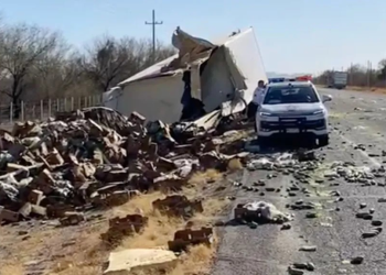 Chocan de Frente Camiones de Carga en Carretera Hermosillo – Bahía de Kino