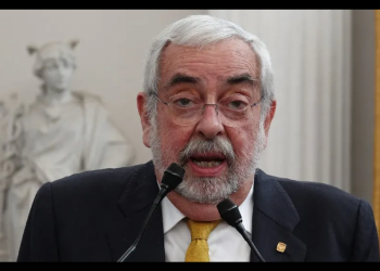 Juez multa a Enrique Graue por caso Esquivel; académicos de la UNAM rechazan medida