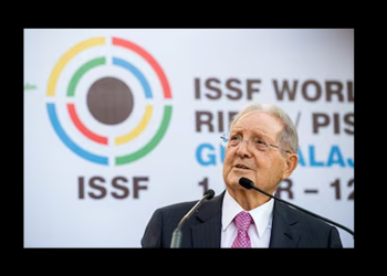 Muere Olegario Vázquez Raña