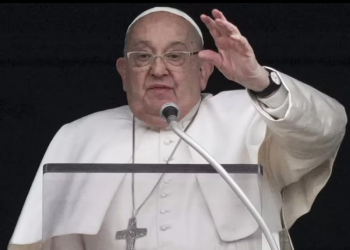 Salud del papa Francisco mejora; ya no necesita ventilación mecánica, reporta el Vaticano