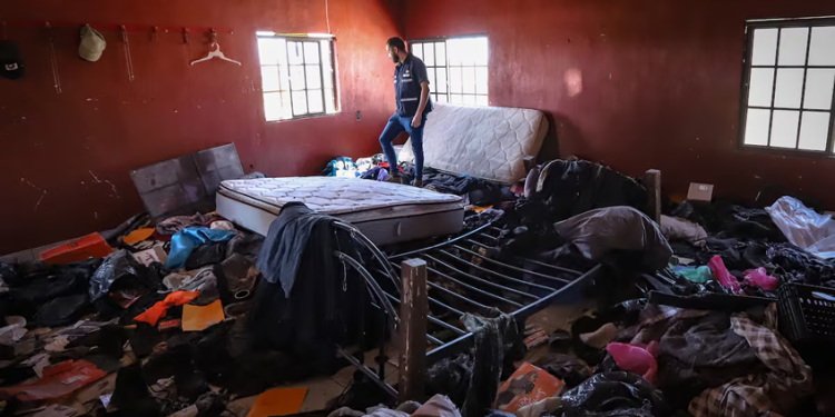 “Es muy doloroso, porque no sé si ahí está mi hijo”: el terror y el deseo de encontrar a un familiar en el centro de exterminio de Teuchitlán