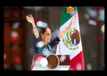 Sheinbaum, en su baño de masas en el Zócalo: “Ha prevalecido el diálogo y el respeto. No somos ni más ni menos que EE UU”