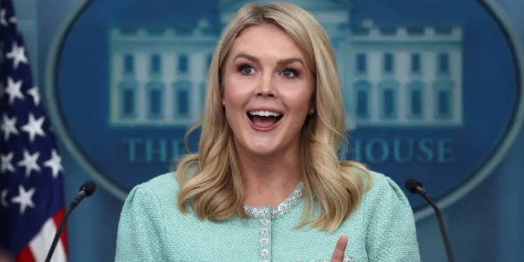 “Si no fuera por EU, los franceses hablarían alemán”: Vocera de la Casa Blanca