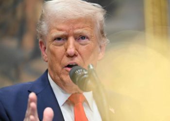 Aranceles contra México y Canadá entrarán en vigor a medianoche: Trump