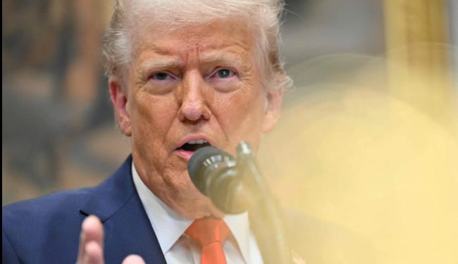 Aranceles contra México y Canadá entrarán en vigor a medianoche: Trump