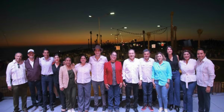 Alfonso Durazo inauguró el Malecón Turístico de Huatabampito