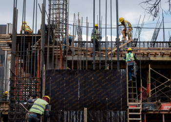 Valor de las empresas constructoras en México cayó 19% en enero, alerta INEGI