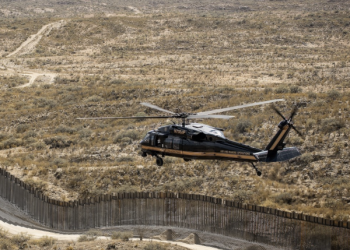 Se perdieron en el desierto de Arizona y CBP los rescató en una operación impactante