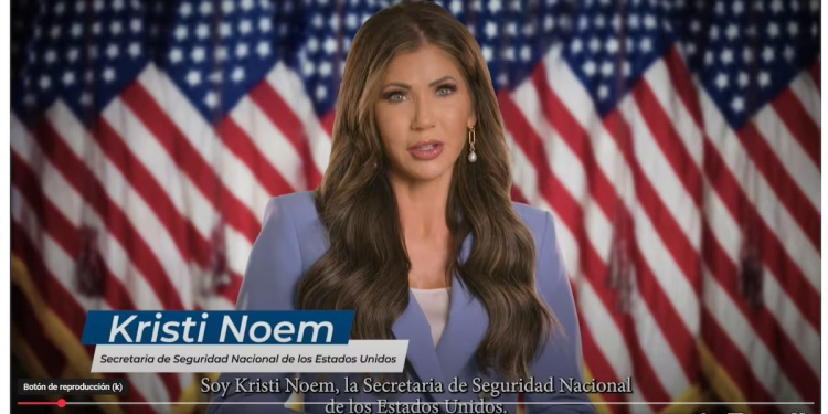 La laguna legal que permitió al Gobierno de Trump contratar espacios en la TV de México para su campaña antiinmigrante