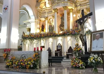 Llevan a Cabo Misa en Catedral de Hermosillo por Muerte del Papa Francisco
