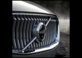 Volvo aumentará inversión en México, adelanta Ebrard