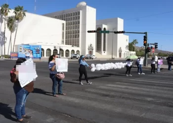 Familiares se Manifiestan por Muerte de Juliana en el HIES; Denuncian Presunta Negligencia