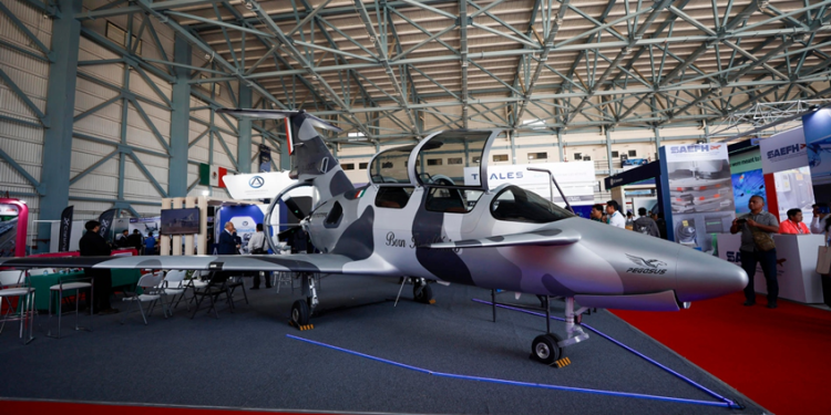 Primer avión diseñado y fabricado en México se lanzará al mercado en 2026