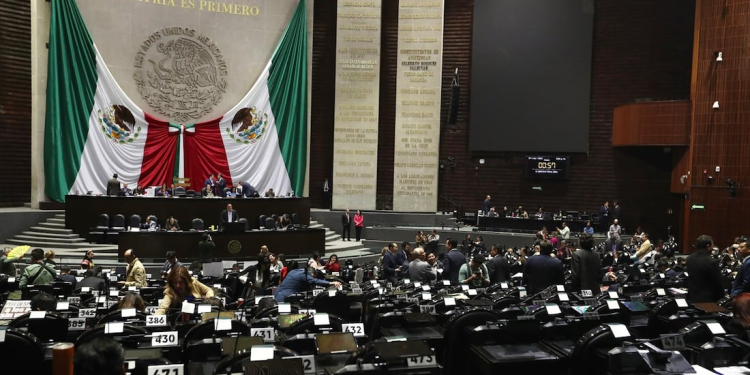 Diputados eliminan CompraNet; exentan a Fuerzas Armadas