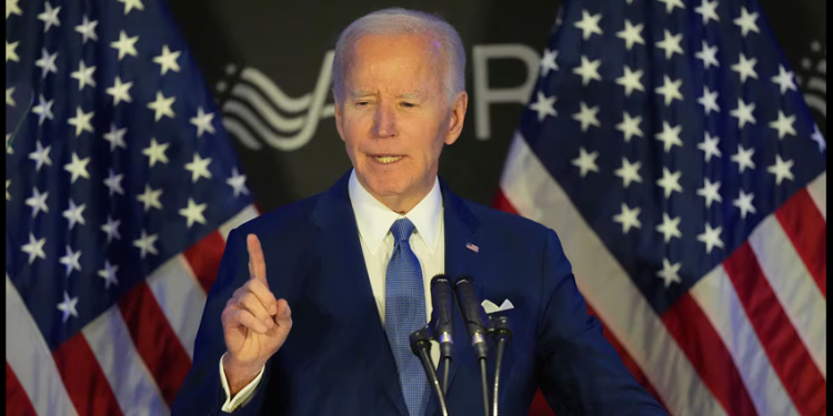 Biden dice en su reaparición que es “impresionante” que Trump haya causado ya “tanto daño y destrucción”