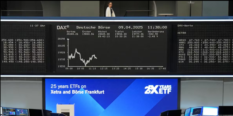 Los mercados viven otra sesión de caos ante la guerra comercial: Europa recorta las caídas y la volatilidad se apodera de Wall Street