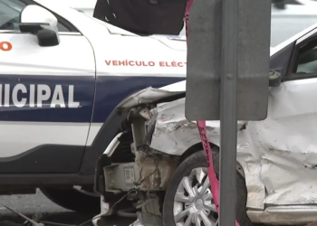 Aparatoso Choque entre Tres Autos en Bulevar Luis Encinas y Reforma en Hermosillo