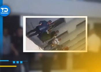 Hombre celebra divorció con pachangón a las afueras del juzgado en Sonora; invitó a su ex