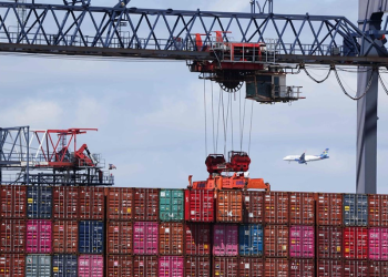 Trump espera “llamada” de China; asesores ven improbable acuerdo