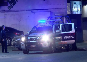 Rescatan a Joven de Torre de 15 Metros de Altura; Estaba Bajo Influjos del Alcohol