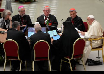 Dos más dos es cinco