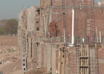Trabajador de la Construcción Cae en Fosa de Cuatro Metros de Profundidad en Hermosillo