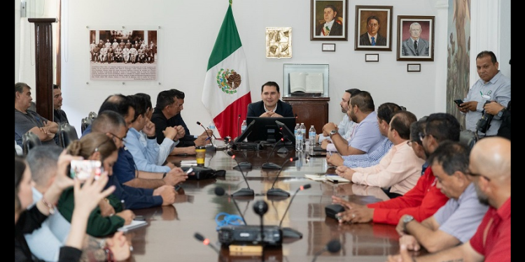 Líderes sindicales se reunieron en Palacio de Gobierno con el Secretario de Gobierno previo al desfile del 1 de Mayo