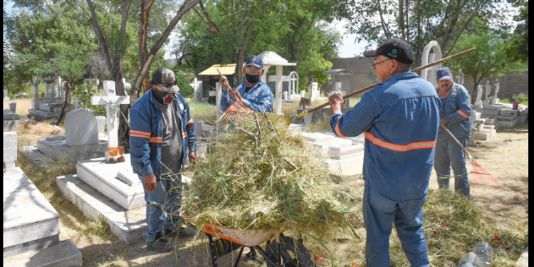 Trabaja Gobierno municipal en limpieza de panteones para recibir a visitantes el Día de las Madres
