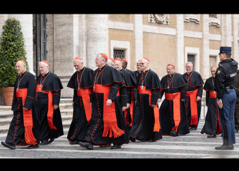 Las reuniones de cardenales entran en la semana decisiva y se espera conocer este lunes la fecha del cónclave
