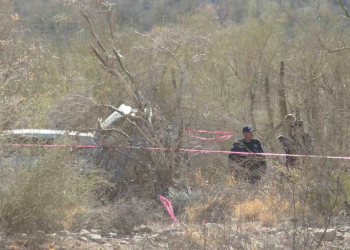 Autoridades Realizan Persecución de Camioneta Cadillac en Hermosillo; Tripulantes Huyeron