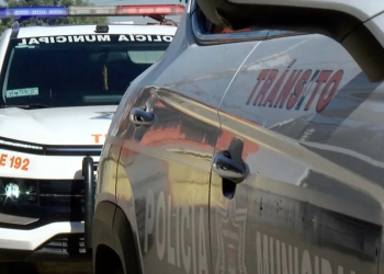 Agentes Municipales Neutralizan a Sujeto que los Lesionó con Arma Blanca en Bahía de Kino