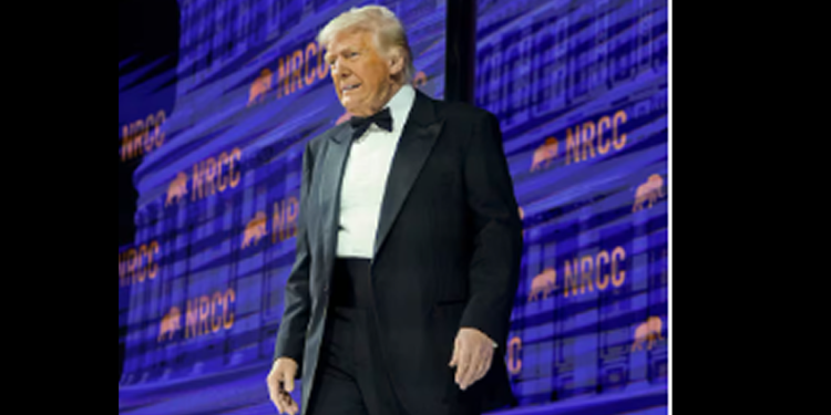 Trump se mofa de los países que piden negociar los aranceles: “Me están besando el culo”